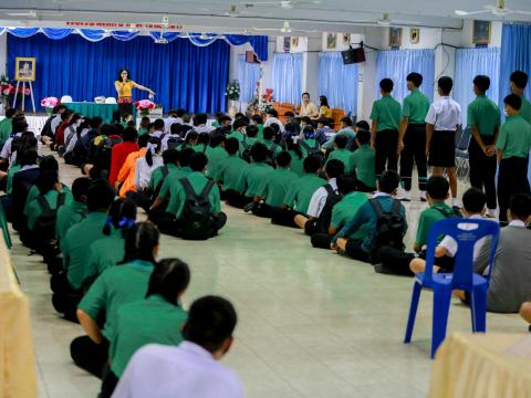 มอบหน้ากากผ้าป้องกันโควิด-19 ให้กับนักเรียน