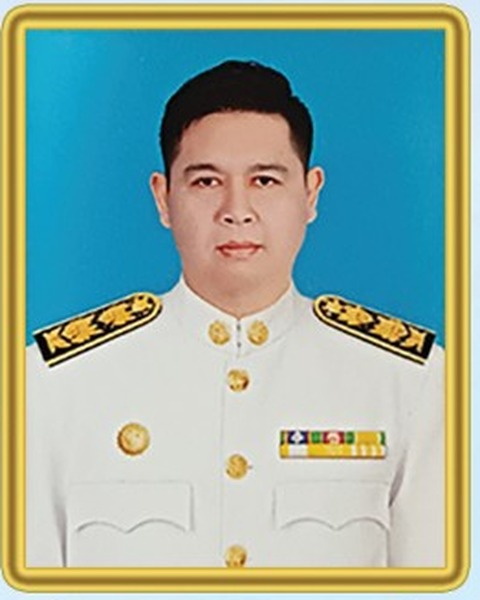 นายนิกร คงแท้